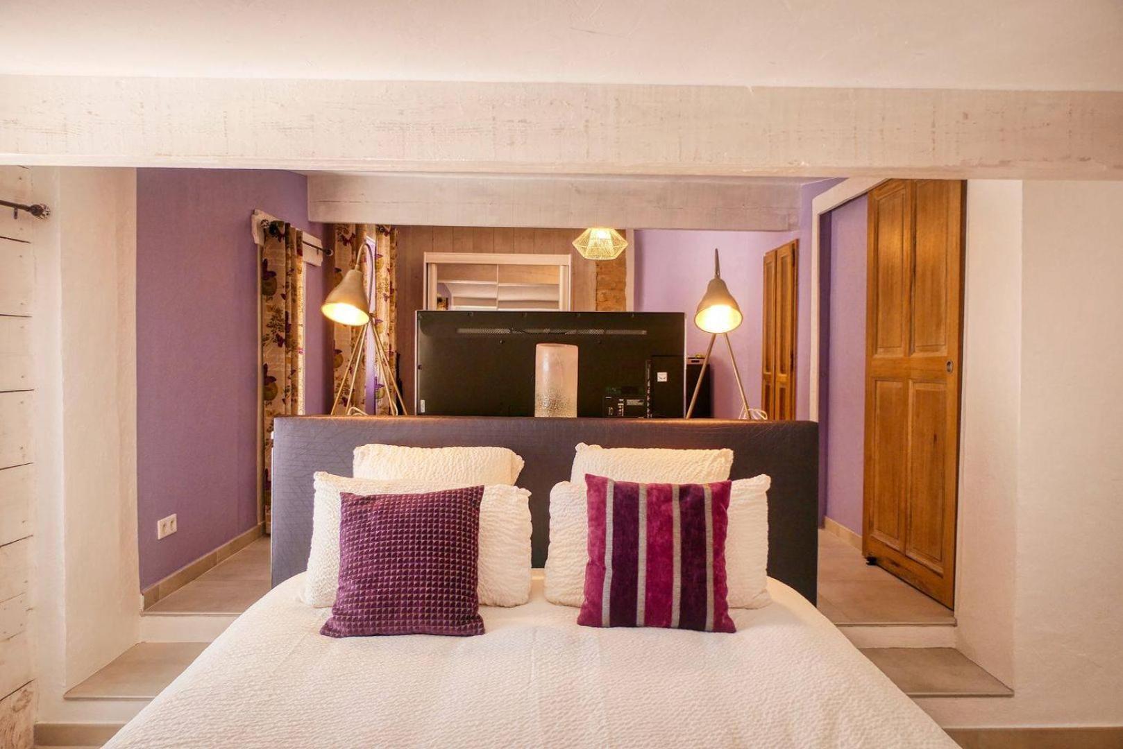 Le Hameau Fleur De Pierres , Chambre , Gite Et Table D'Hotes Murs  Eksteriør bilde