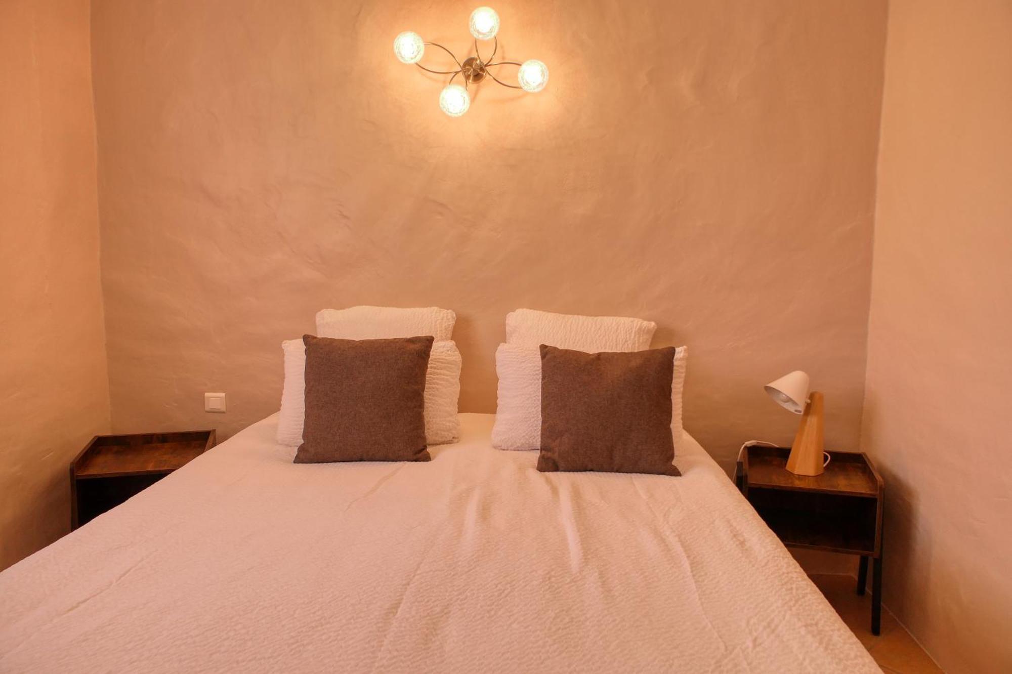 Le Hameau Fleur De Pierres , Chambre , Gite Et Table D'Hotes Murs  Eksteriør bilde