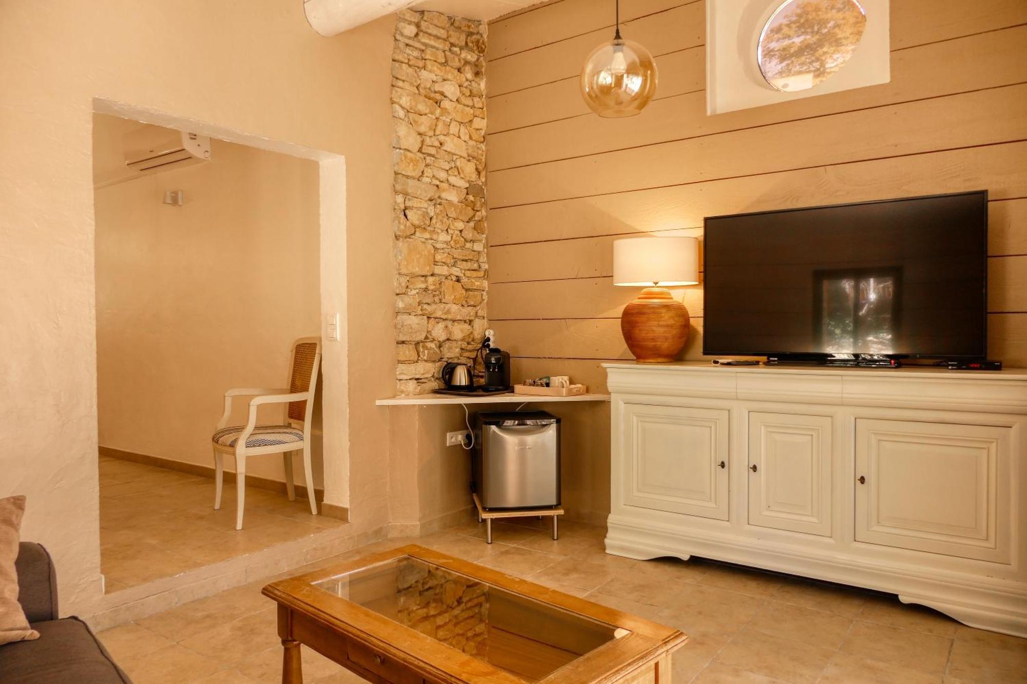 Le Hameau Fleur De Pierres , Chambre , Gite Et Table D'Hotes Murs  Eksteriør bilde