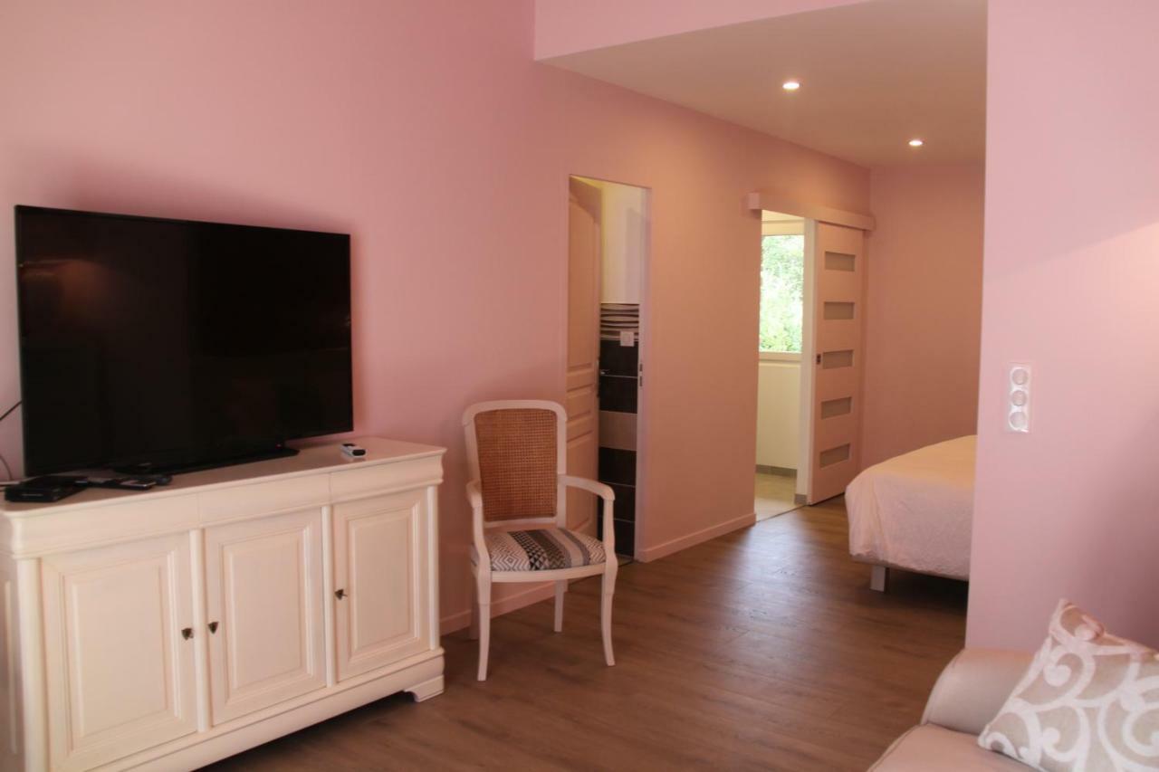 Le Hameau Fleur De Pierres , Chambre , Gite Et Table D'Hotes Murs  Eksteriør bilde