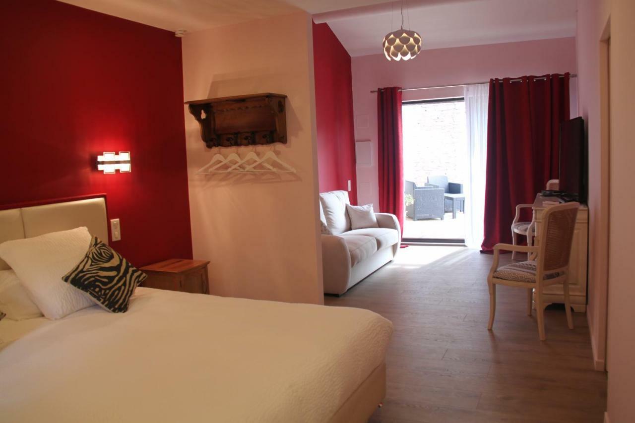 Le Hameau Fleur De Pierres , Chambre , Gite Et Table D'Hotes Murs  Eksteriør bilde